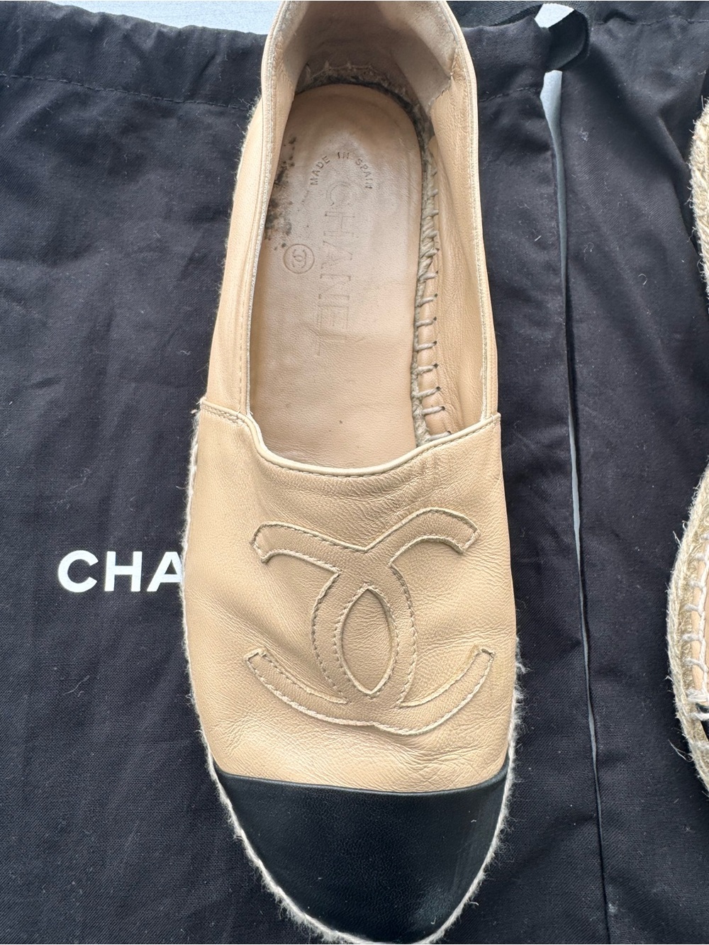 CHANEL Beige Leather Espadrilles with Black Cap Toe - Picture 2 of 5